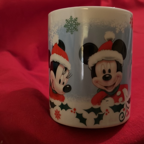 Disney Mickey & Friends Enesco Christmas Mug - Picture 3 of 10